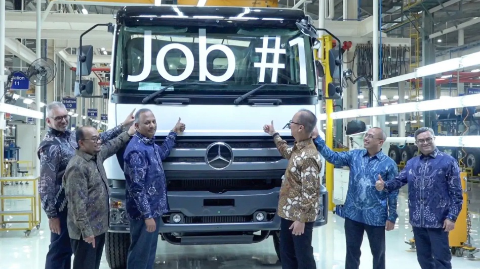 Menperin Apresiasi Pabrik Baru Mercedes Benz di Cikarang