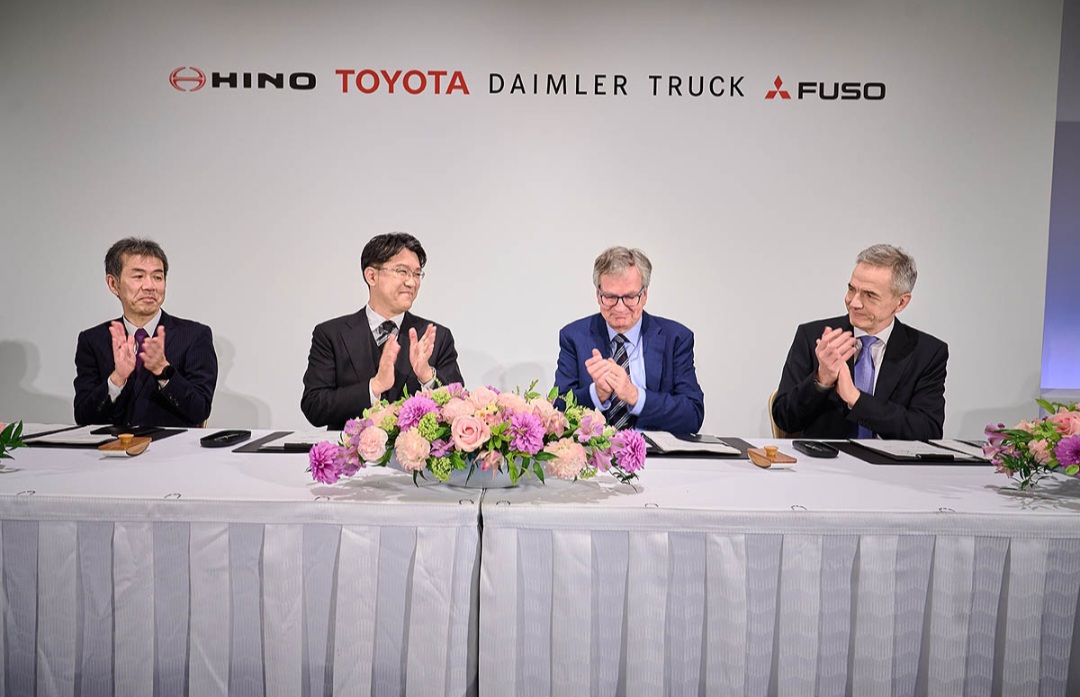 Empat Raksasa Otomotif Kerjasama di 2026, Toyota, Hino, Mercedes dan Mitsubishi
