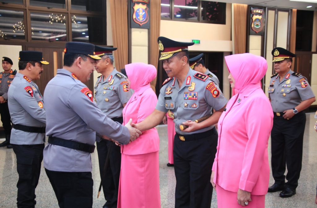Kapolri Sahkan 49 Perwira Tinggi Naik Pangkat