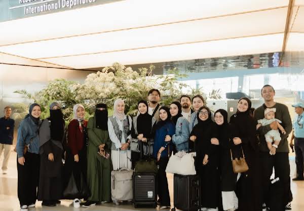 Zaskia Adya Mecca, Ratna Galih, Wanda Hamidah Dkk Ikut Global March To Gaza di Mesir